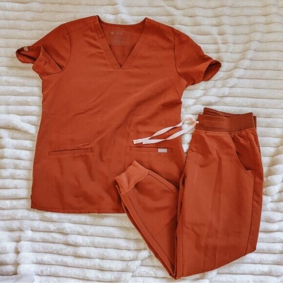 figs auburn scrub set - Picture 1 of 5